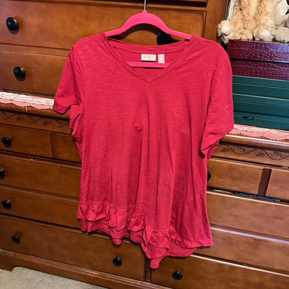 LOGO by Lori Goldstein Red Short Sleeve V-Neck Top
